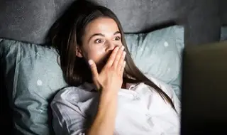 Шамари, удари, душене: Агресията в порнографията се е утроила за 25 години