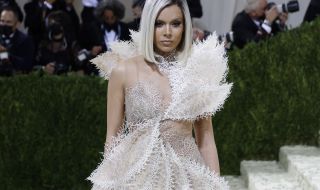 Българска следа на червения килим на Met Gala 2021 (СНИМКИ)