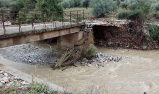 Значителни валежи в Гърция нанесоха щети