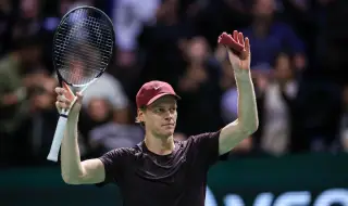 Яник Синер продължава победния си поход в Париж, вече е на четвъртфинал