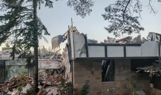 Багер влезе в бившия сарай на Доган в столичния квартал "Бояна"