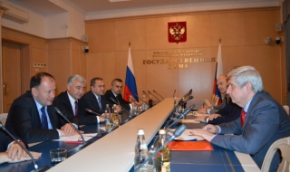 Руски политици се жалват на Миков от антируското говорене у нас