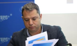 Делян Добрев: Ако на Асен Василев му стиска, каня го на публичен диспут за цената на газа