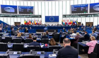 Европарламентът одобри заем от 90 млрд. евро за Украйна