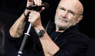Фил Колинс и "Genesis" си взеха емоционално "Сбогом" с публиката на последен концерт заедно (ВИДЕО)