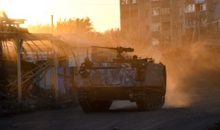 Русия прави всичко възможно да превземе Бахмут, не брои войниците, които изпраща на смърт