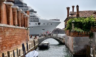 Венеция приема туристи с резервации и такси