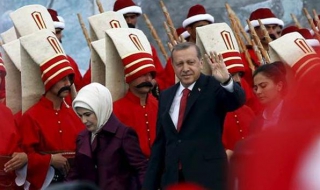 2 милиона души в Истанбул празнуваха превземането на града през 1453 г.