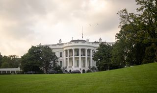 Белият дом: Спиране на работата на правителствени служби в САЩ е ненужен риск