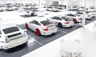 На вниманието на феновете на Porsche: Продава се "Бялата колекция"!