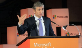 Шефът на Microsoft International говори пред бг студенти