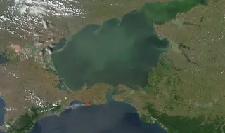 Русия неутрализира над 40 украински дрона над Азовско море и Крим