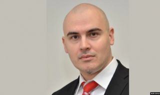 Само във ФАКТИ: Защо Барбадос не признава Петър Илиев за почетен консул в България?!