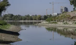 Критичен спад на Дунав блокира речния трафик