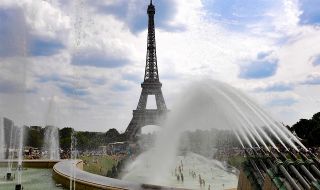 Предизвикани от бури проливни дъждове се изляха над Франция и Англия след сушата