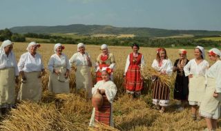 Ротари клуб-Дупница представи древен ритуал (СНИМКИ)