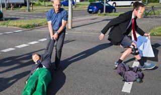 Екоактивисти блокираха движението в 26 германски града