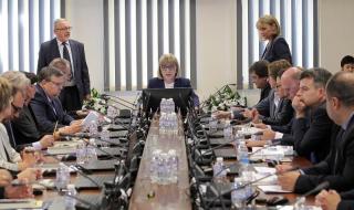 Магистратите увеличиха заплатите си със 17%