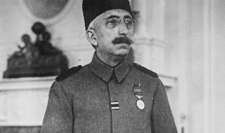 1 ноември 1922 г.: Абдикира последният султан на Османската империя