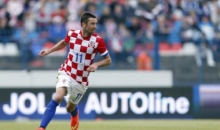 Барселона договори Дарио Сърна