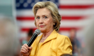 Хилъри Клинтън призова за край на ембаргото срещу Куба