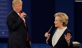 Тръмп и Клинтън: Новият любим дует на американците (ВИДЕО)