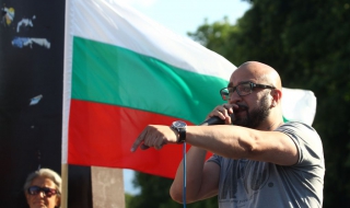 Мишо Шамара пак в челните редици на контрапротеста