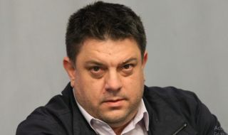 Атанас Зафиров: Няма да водим разговори с ГЕРБ и ДПС, без подкрепа и към Петков