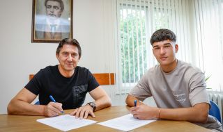 Левски подписа нови договори с двама 17-годишни