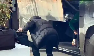 Играч на Лудогорец се затвори в багажника на автобуса (ВИДЕО)
