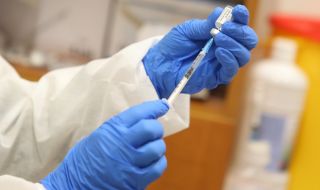 Кабинетът отпуска още 3,6 млн. лева за ваксинирането срещу COVID-19