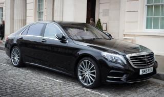 Шофьор паркира на грешното място и беше "наказан" (СНИМКИ)