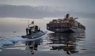 Снаряд порази кораб за насипни товари край бреговете на Катар