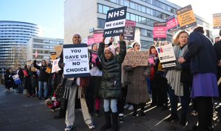 Приключиха стачките на здравните работници в Англия