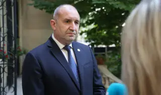 Румен Радев: България е отклонила покана от френския президента Еманюел Макрон за присъединяване към „Коалицията на желаещите“
