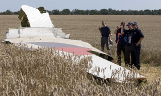 Спестяват част от данните за падналия самолет край Донецк