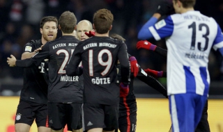 Байерн Мюнхен продължава да побеждава, Леверкузен громи