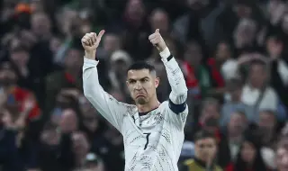 ФИФА спря трансферите на клуба на Роналдо