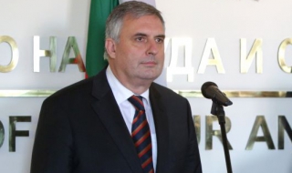 Калфин: Българите трябва да се пенсионират на 65 години