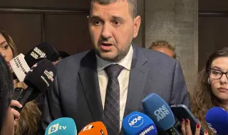 ДСБ предлага съкращаване на администрацията и премахване на почивните понеделници