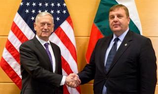 Каракачанов се срещна с американския си колега Джеймс Матис (ВИДЕО)