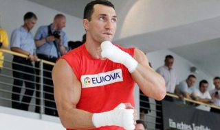 Кличко отново се опитва да "избяга" от мач с Пулев