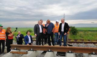 Премиерът провери строежа на железопътна линия София – Елин Пелин (ВИДЕО+СНИМКИ)