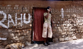 GSM-ите повече от тоалетните в Индия