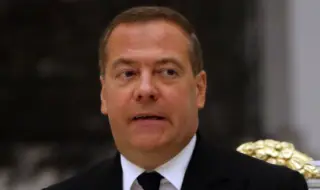 Медведев: Задникът Шолц да се покае пред загиващите украинци