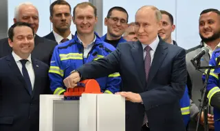 Бизнесът на Путин с втечнен газ продължава с пълна сила