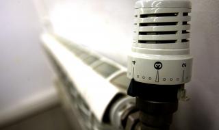 Скандално: Плащаме парното на тарикати от всеки блок