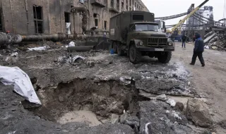 Украински дронове предизвикаха пожар в руски завод, има жертви и ранени от двете страни на фронта