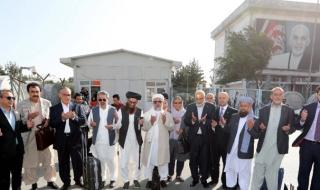 Правителството на Афганистан и талибаните започнаха преговори за мир