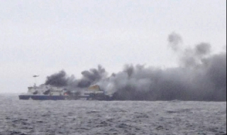 112 пасажери от запалилия се ферибот пристигнаха в Гърция